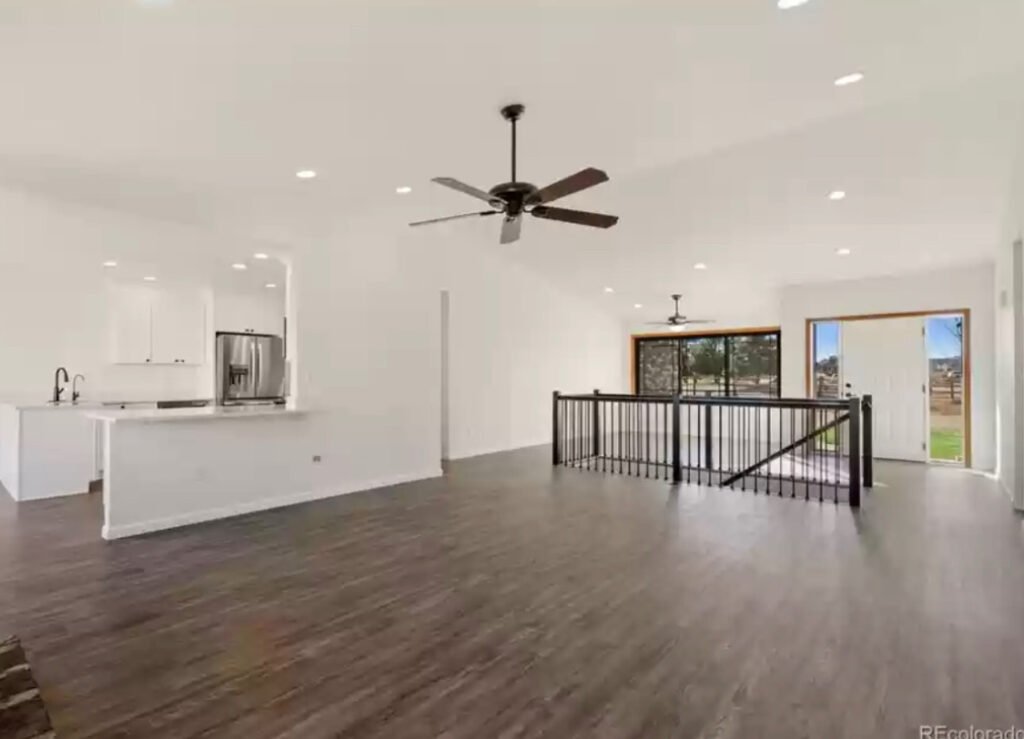 Floors Free inc 5-star rated Luxury vinyl plank service
